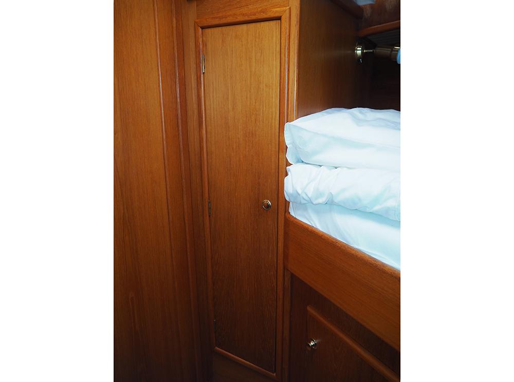 Cabin en avant, H&eacute;bergements